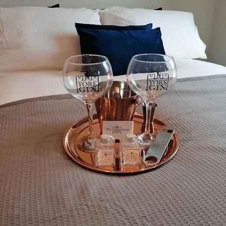 Apartment The Gin Suites Luxury Studio
