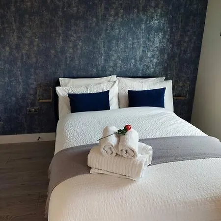 The Gin Suites Luxury Studio Apartment