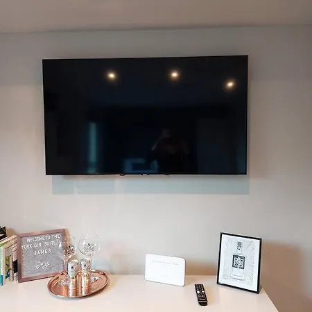 The Gin Suites Luxury Studio Apartment York