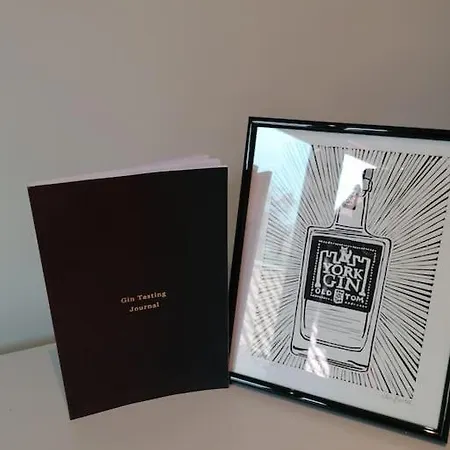 The Gin Suites Luxury Studio Apartment